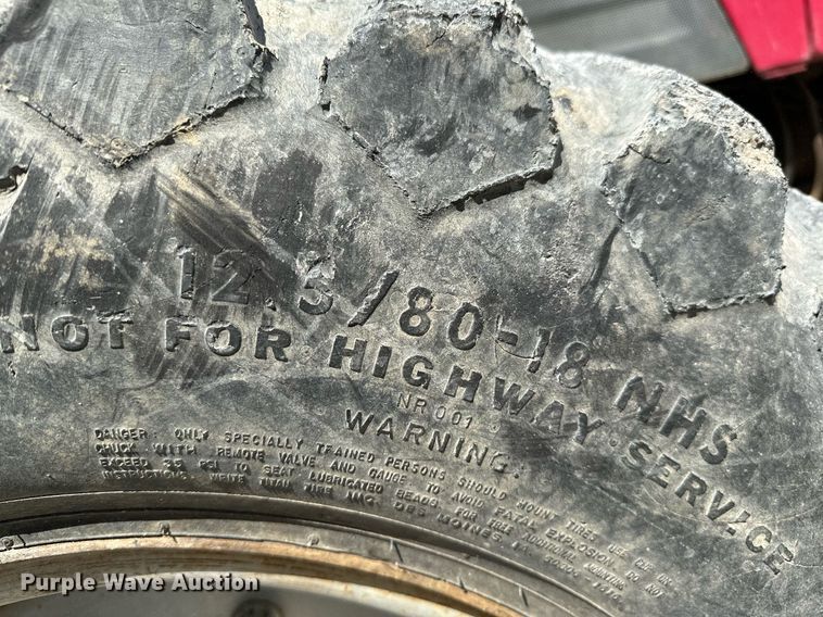 image for item OC9178 2004 Mahindra 6500  MFWD tractor