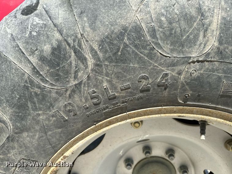 image for item OC9178 2004 Mahindra 6500  MFWD tractor