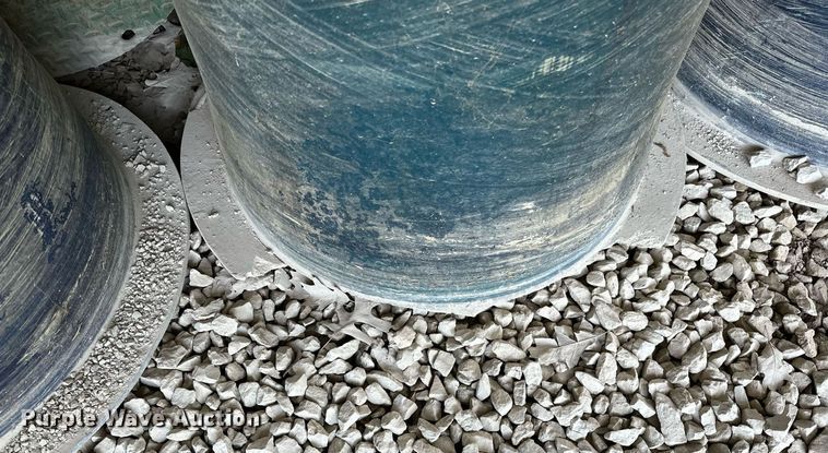 image for item OC9181 (7) Myers 24393D sewer grinder pits