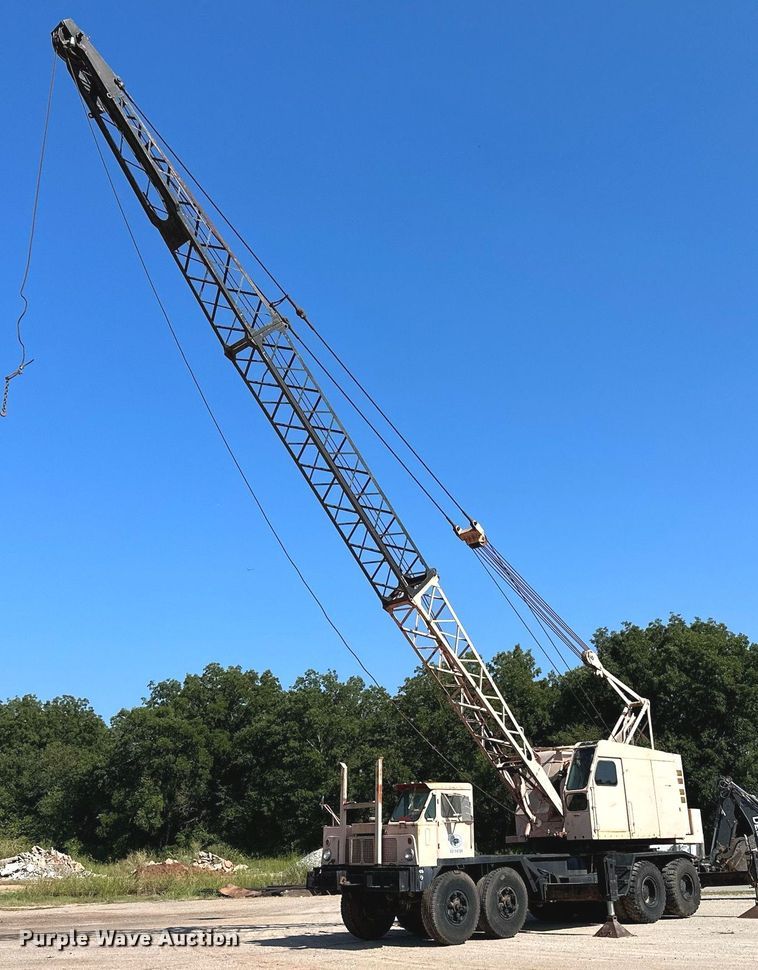 image for item OC9190 Link-Belt  HC-108B crane