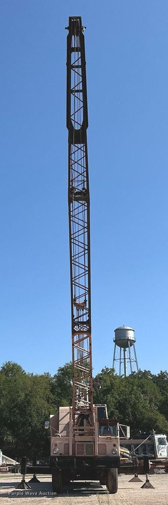 image for item OC9190 Link-Belt  HC-108B crane