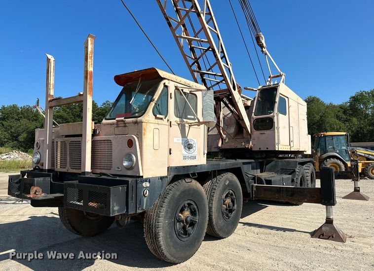 image for item OC9190 Link-Belt  HC-108B crane