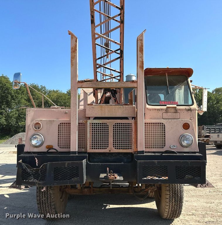 image for item OC9190 Link-Belt  HC-108B crane