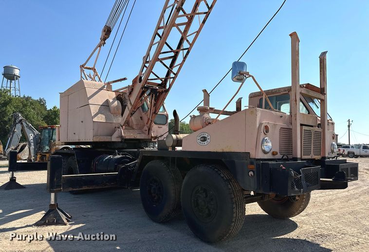 image for item OC9190 Link-Belt  HC-108B crane