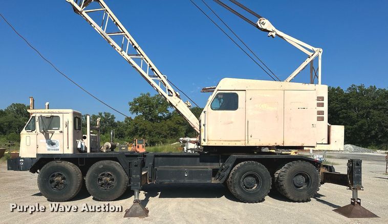 image for item OC9190 Link-Belt  HC-108B crane