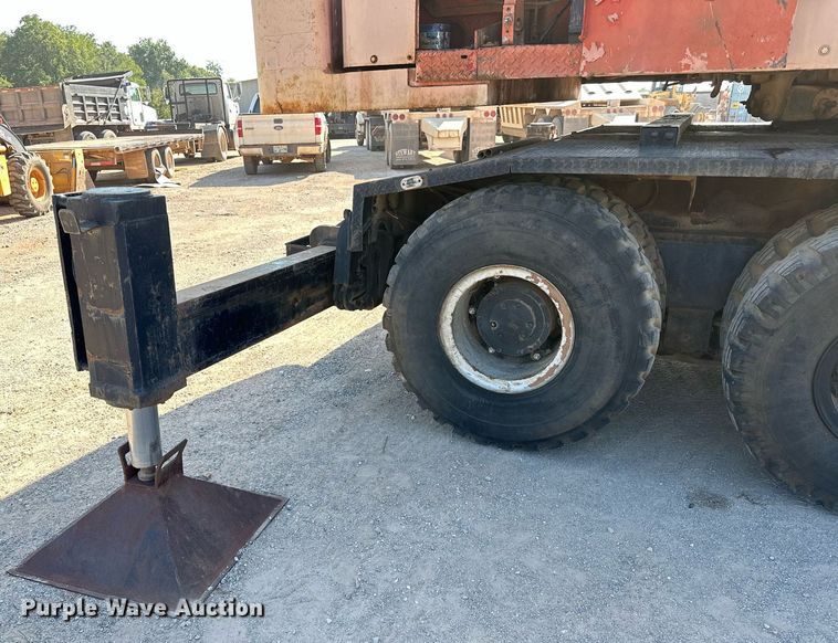 image for item OC9190 Link-Belt  HC-108B crane