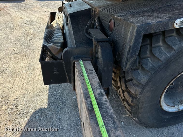 image for item OC9190 Link-Belt  HC-108B crane