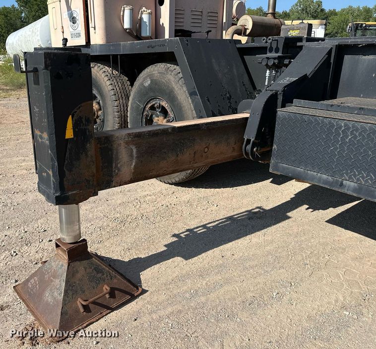 image for item OC9190 Link-Belt  HC-108B crane