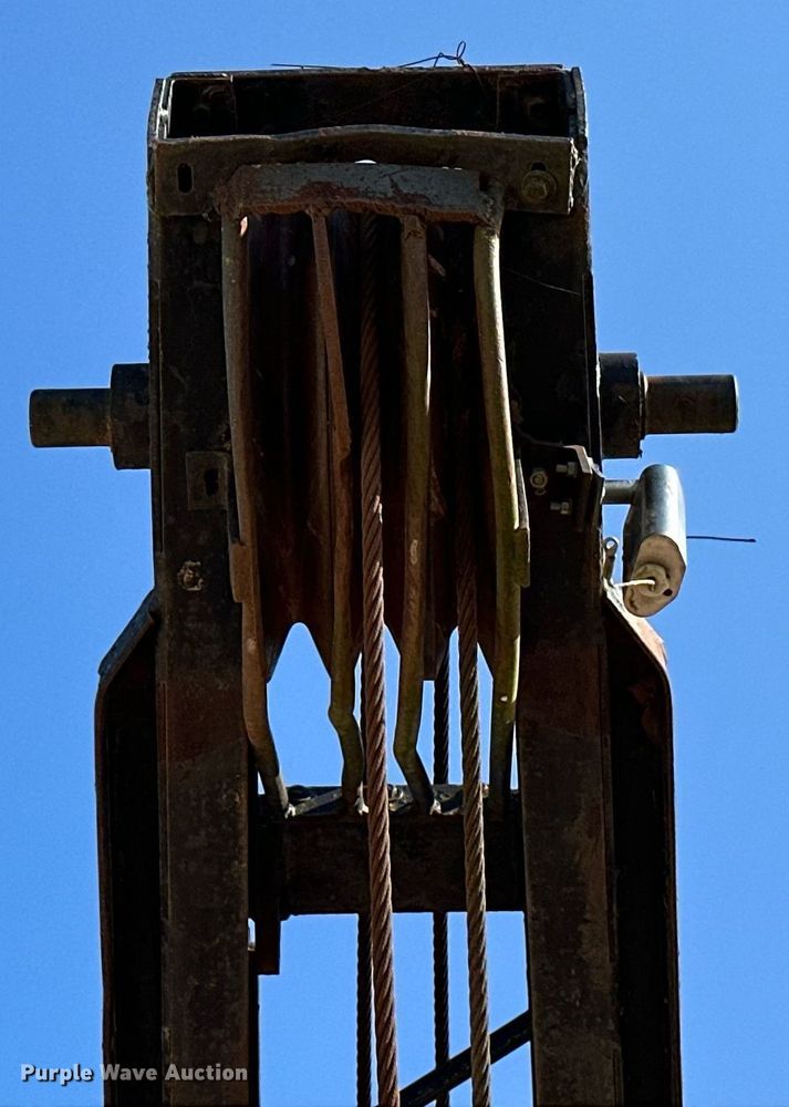 image for item OC9190 Link-Belt  HC-108B crane