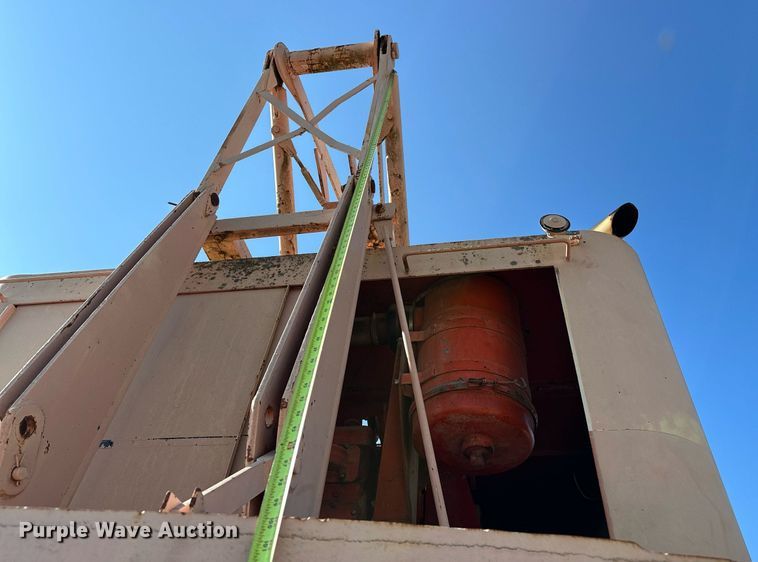 image for item OC9190 Link-Belt  HC-108B crane