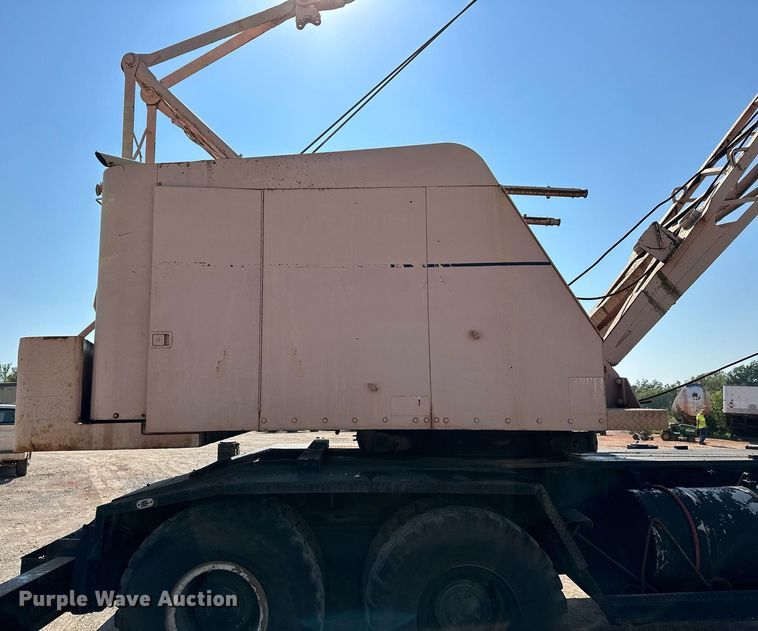 image for item OC9190 Link-Belt  HC-108B crane