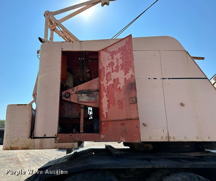 image for item OC9190 Link-Belt  HC-108B crane