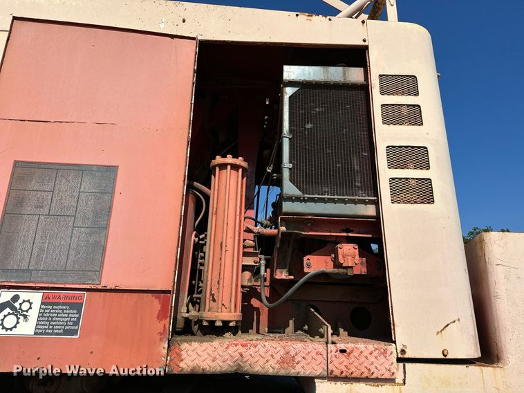 image for item OC9190 Link-Belt  HC-108B crane