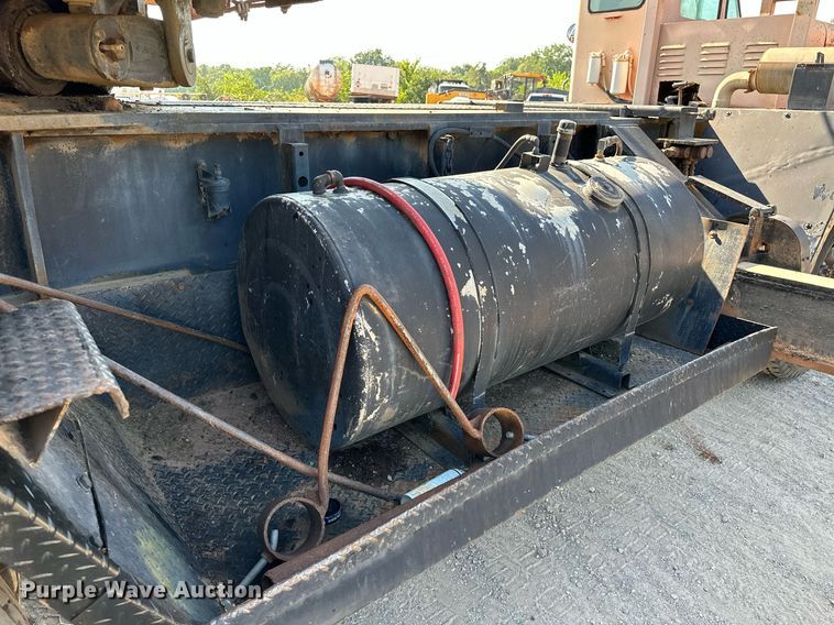 image for item OC9190 Link-Belt  HC-108B crane