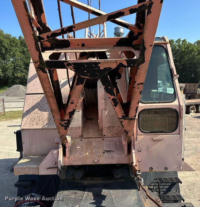 image for item OC9190 Link-Belt  HC-108B crane