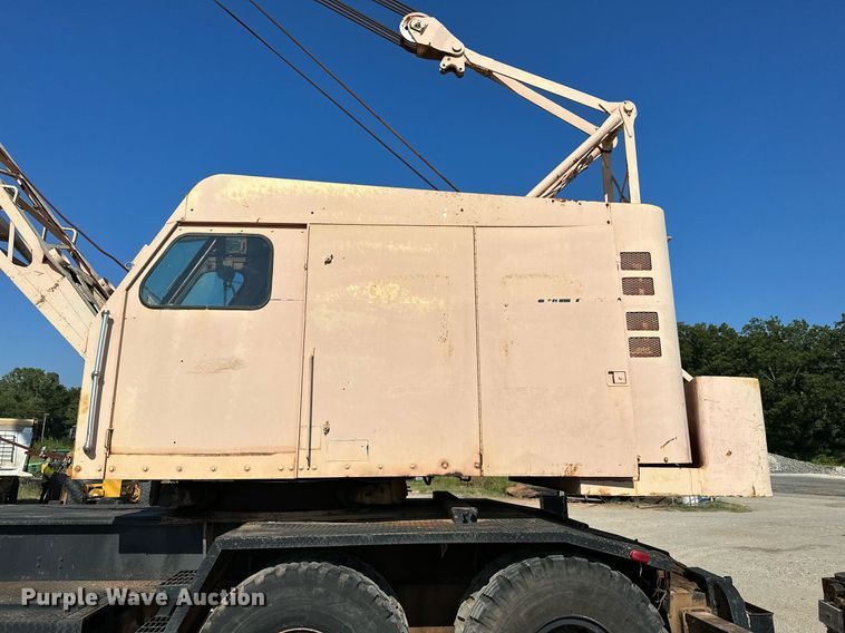 image for item OC9190 Link-Belt  HC-108B crane