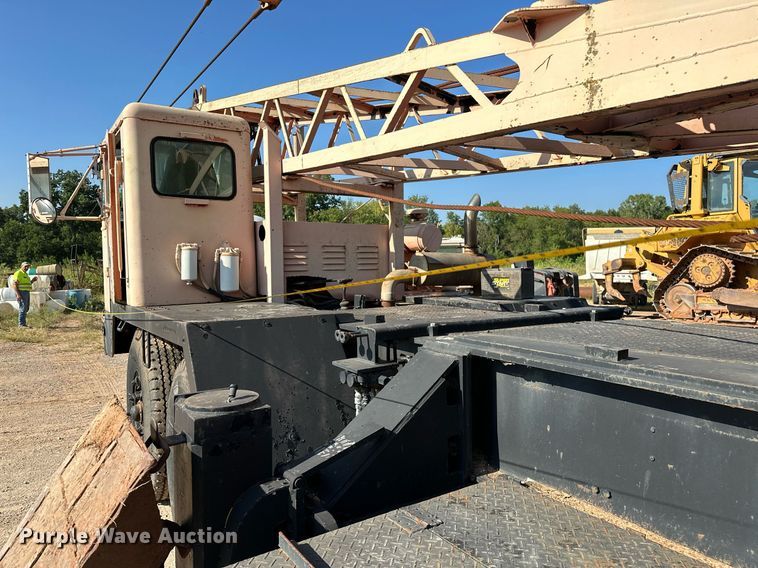 image for item OC9190 Link-Belt  HC-108B crane