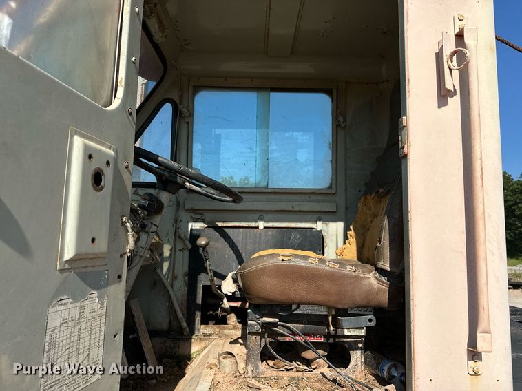 image for item OC9190 Link-Belt  HC-108B crane