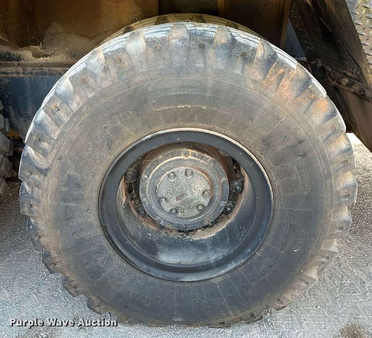 image for item OC9190 Link-Belt  HC-108B crane