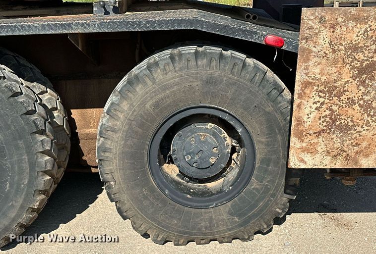 image for item OC9190 Link-Belt  HC-108B crane