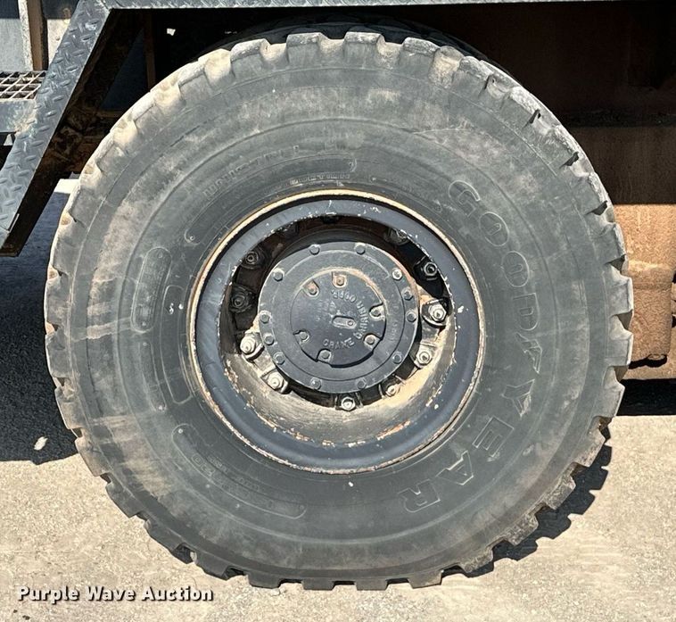 image for item OC9190 Link-Belt  HC-108B crane