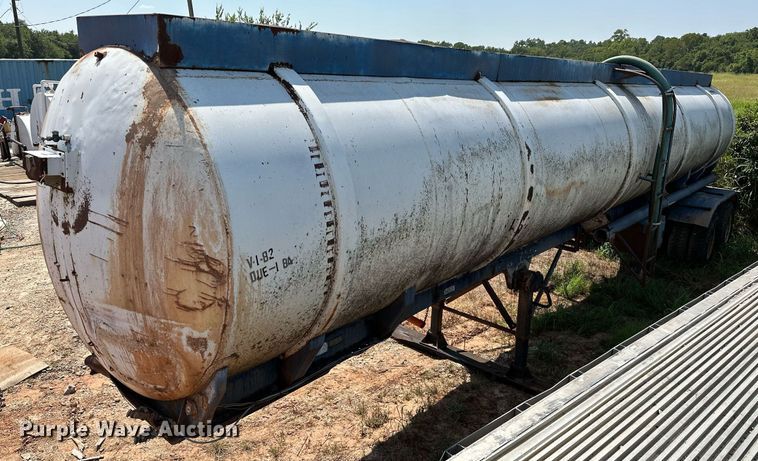 image for item OC9191 1973 MD Trailer Co. tank trailer