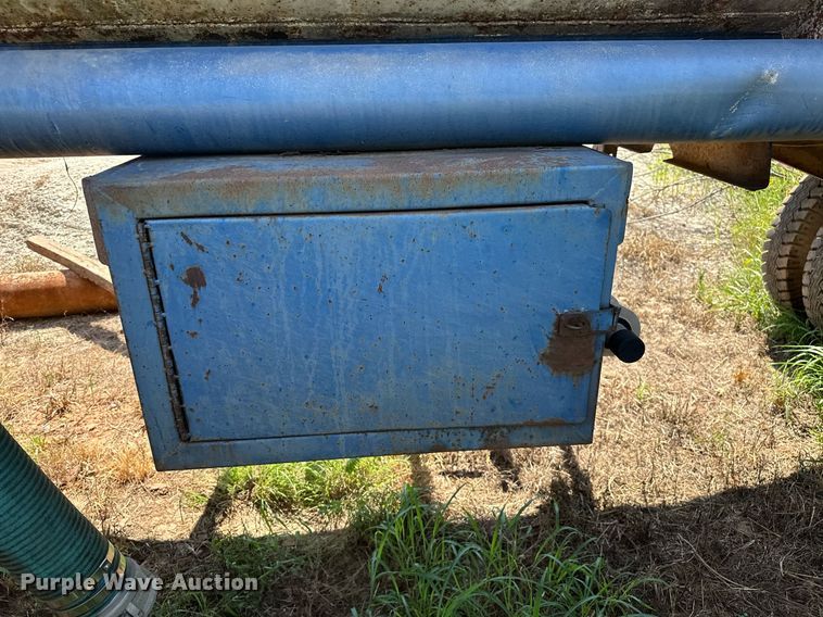 image for item OC9191 1973 MD Trailer Co. tank trailer