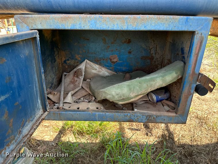 image for item OC9191 1973 MD Trailer Co. tank trailer