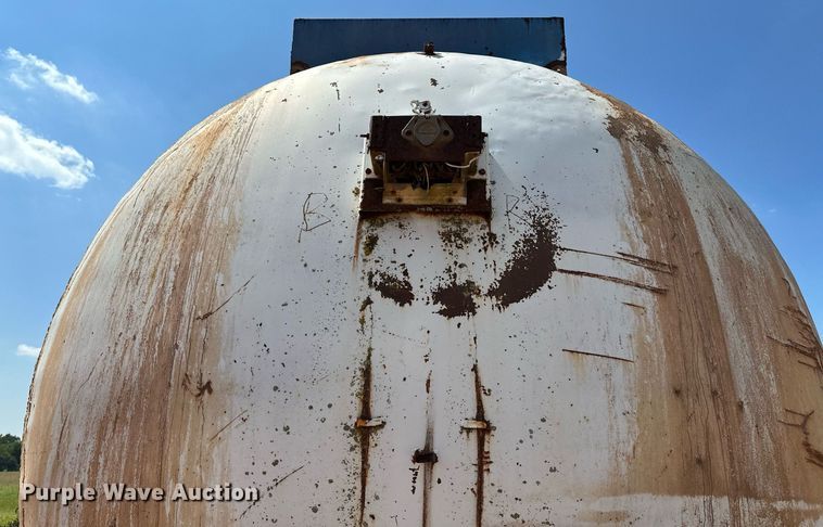 image for item OC9191 1973 MD Trailer Co. tank trailer