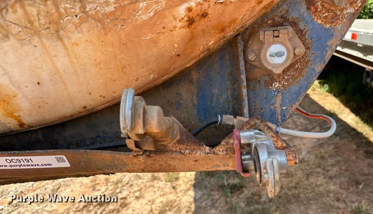 image for item OC9191 1973 MD Trailer Co. tank trailer