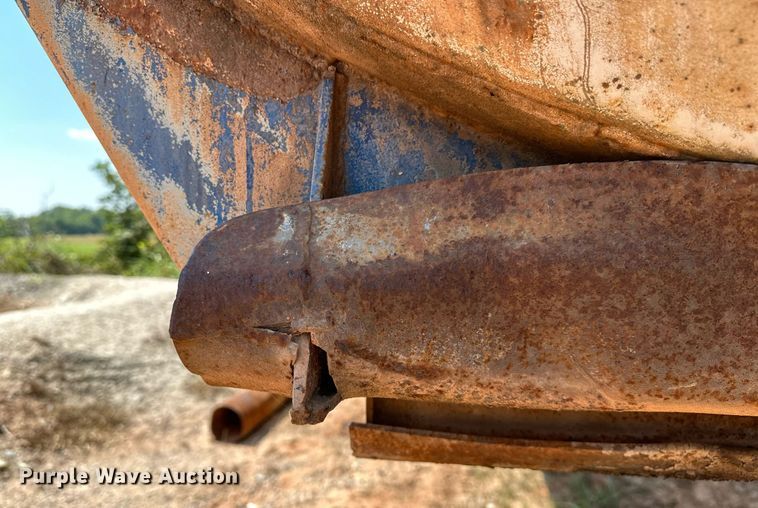 image for item OC9191 1973 MD Trailer Co. tank trailer