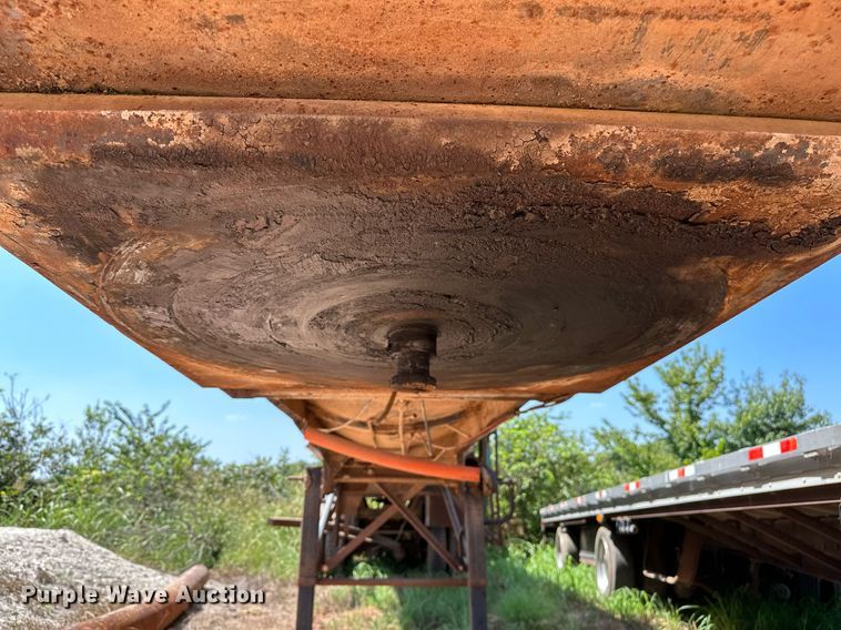 image for item OC9191 1973 MD Trailer Co. tank trailer