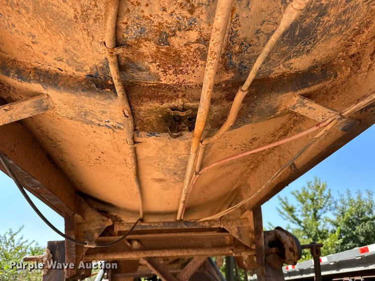 image for item OC9191 1973 MD Trailer Co. tank trailer