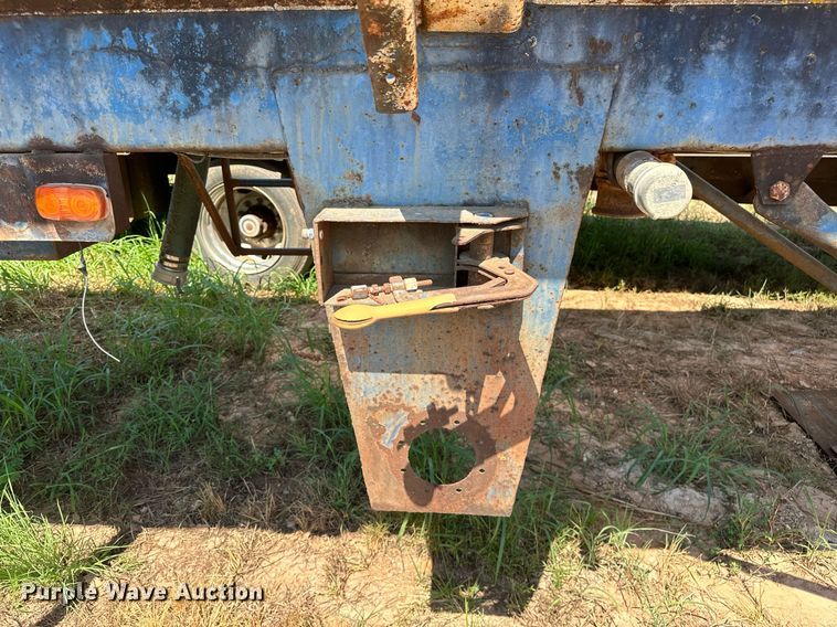 image for item OC9191 1973 MD Trailer Co. tank trailer