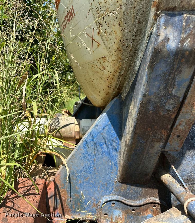 image for item OC9191 1973 MD Trailer Co. tank trailer