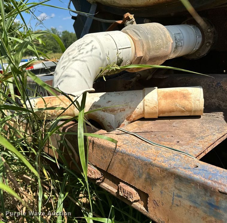 image for item OC9191 1973 MD Trailer Co. tank trailer