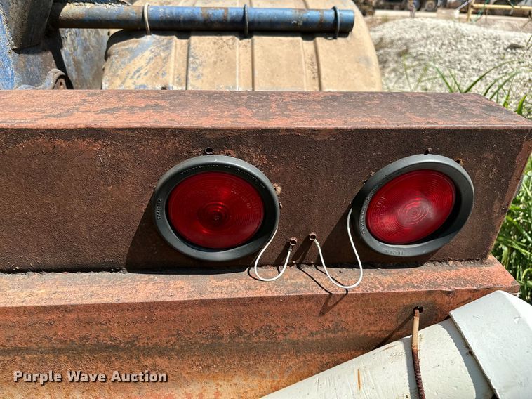 image for item OC9191 1973 MD Trailer Co. tank trailer