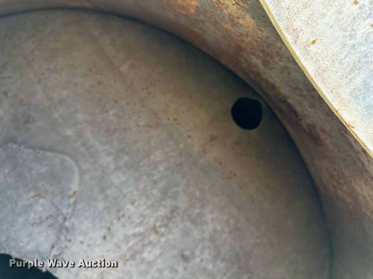 image for item OC9191 1973 MD Trailer Co. tank trailer