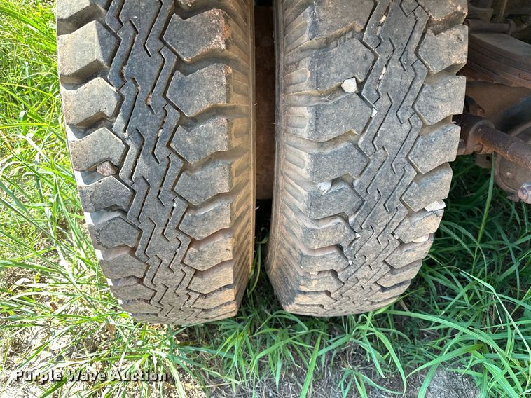 image for item OC9191 1973 MD Trailer Co. tank trailer