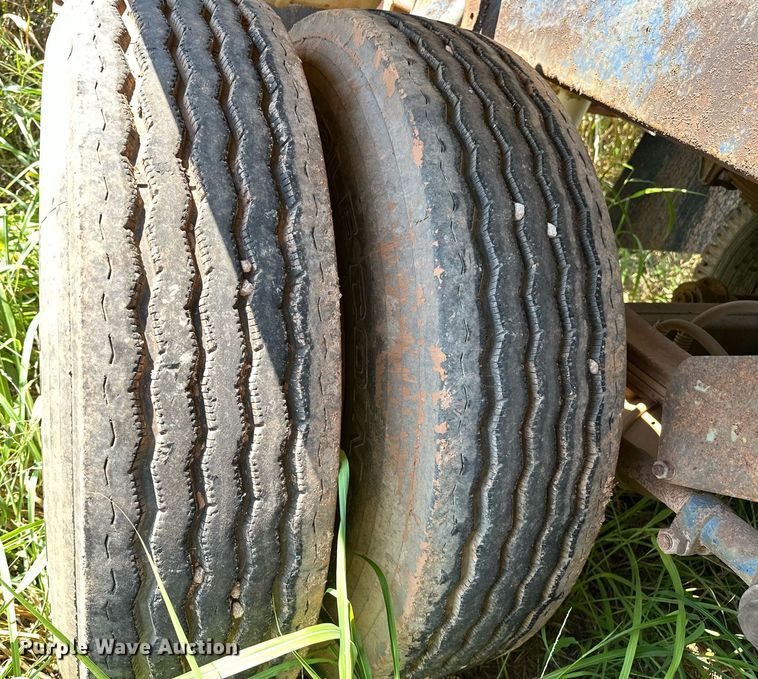 image for item OC9191 1973 MD Trailer Co. tank trailer