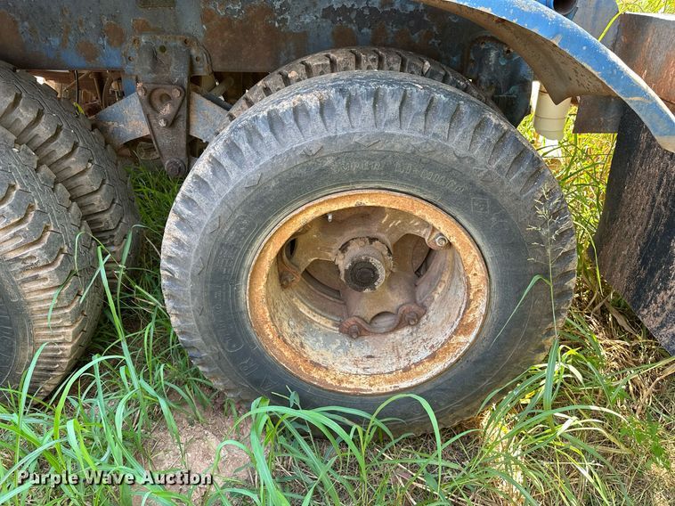 image for item OC9191 1973 MD Trailer Co. tank trailer