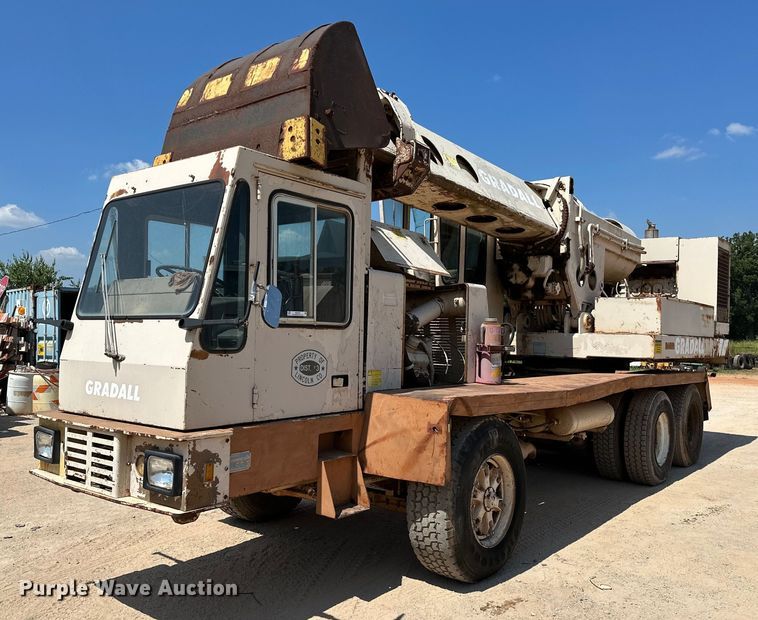 image for item OC9194 Gradall  G-660 wheeled excavator