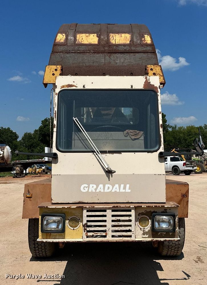 image for item OC9194 Gradall  G-660 wheeled excavator