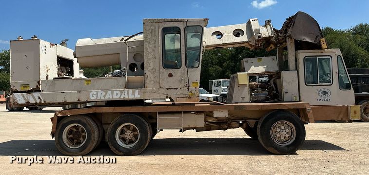 image for item OC9194 Gradall  G-660 wheeled excavator