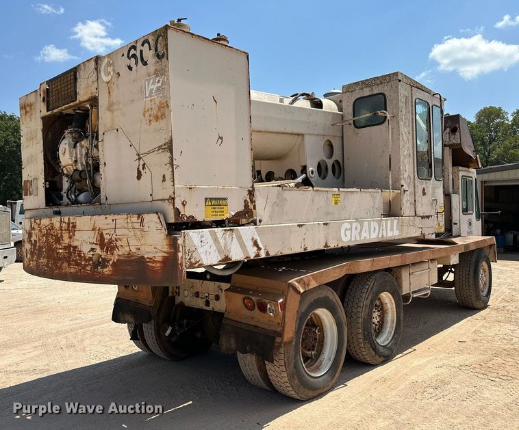 image for item OC9194 Gradall  G-660 wheeled excavator