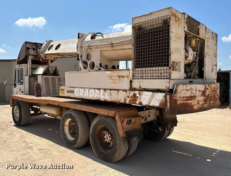 image for item OC9194 Gradall  G-660 wheeled excavator