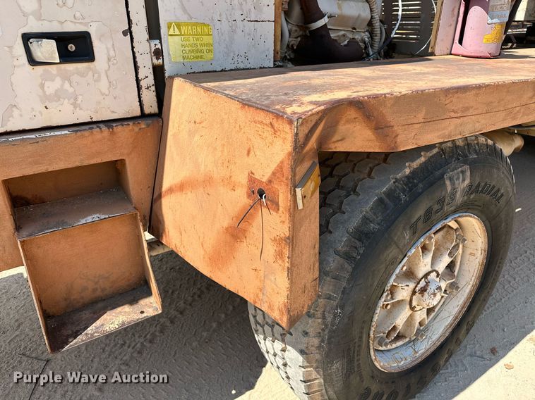 image for item OC9194 Gradall  G-660 wheeled excavator