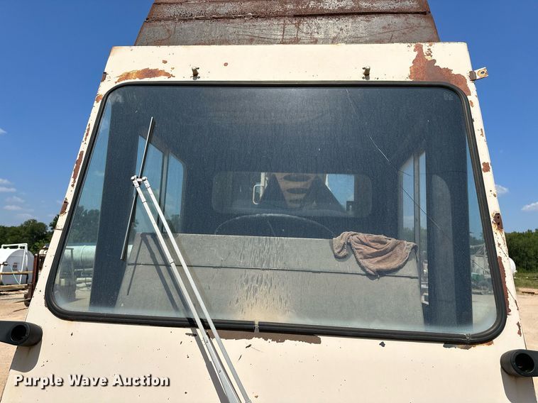 image for item OC9194 Gradall  G-660 wheeled excavator