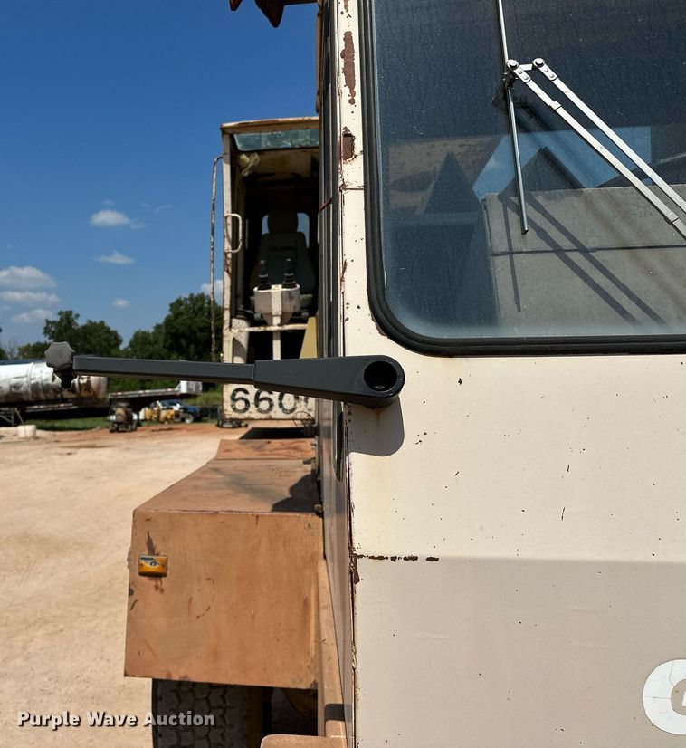 image for item OC9194 Gradall  G-660 wheeled excavator