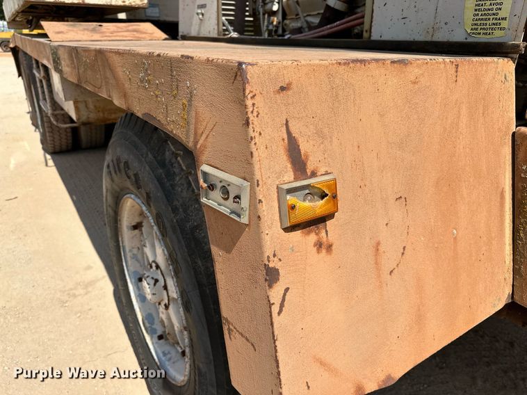 image for item OC9194 Gradall  G-660 wheeled excavator